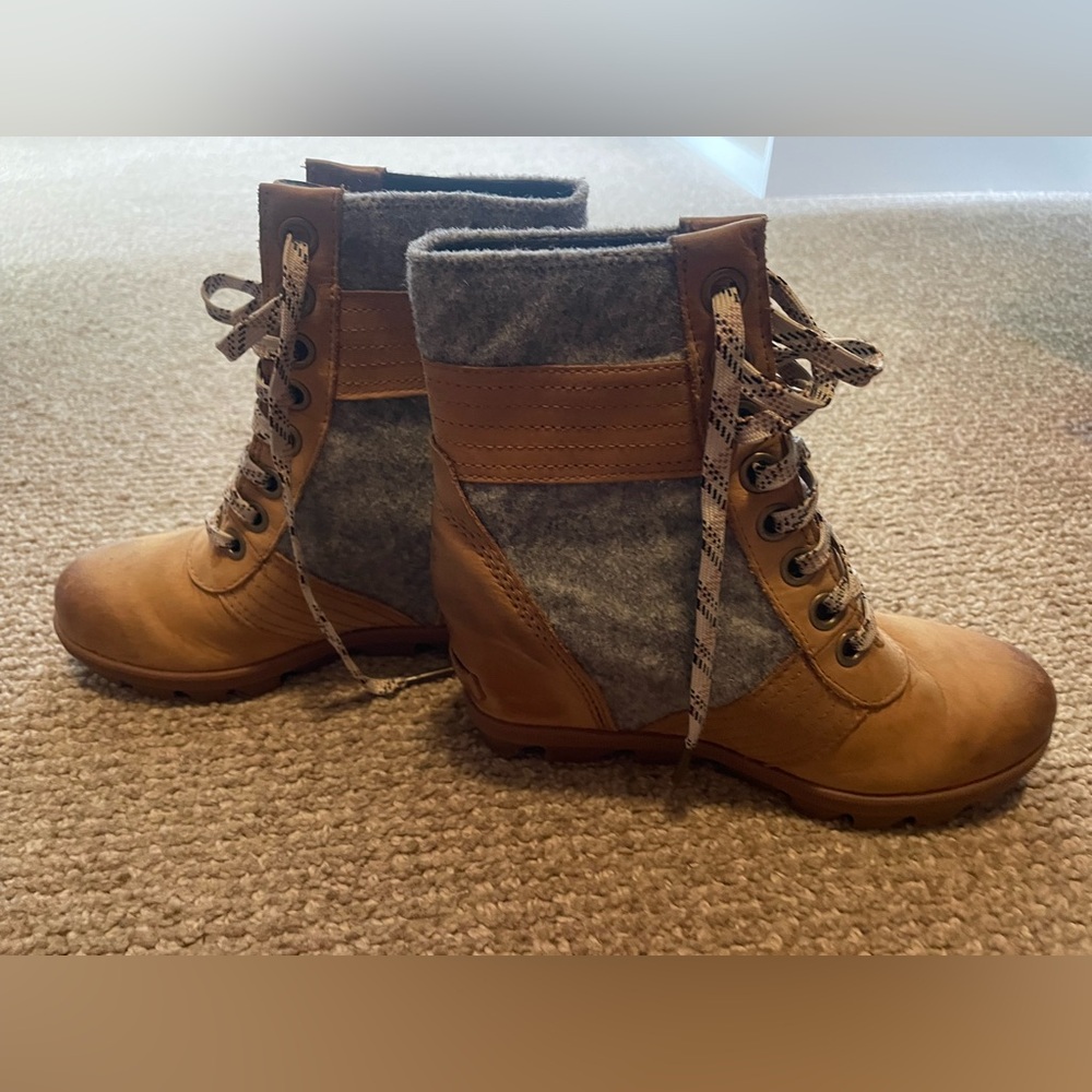 Sorel boots women’s size 6